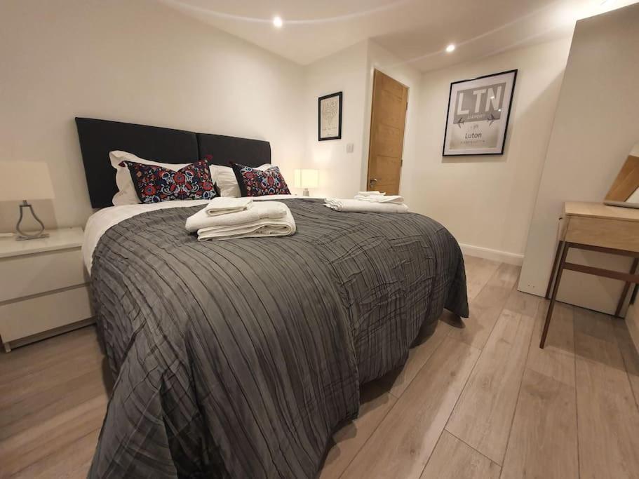 Luton Town Centre Executive Apartment Exterior photo